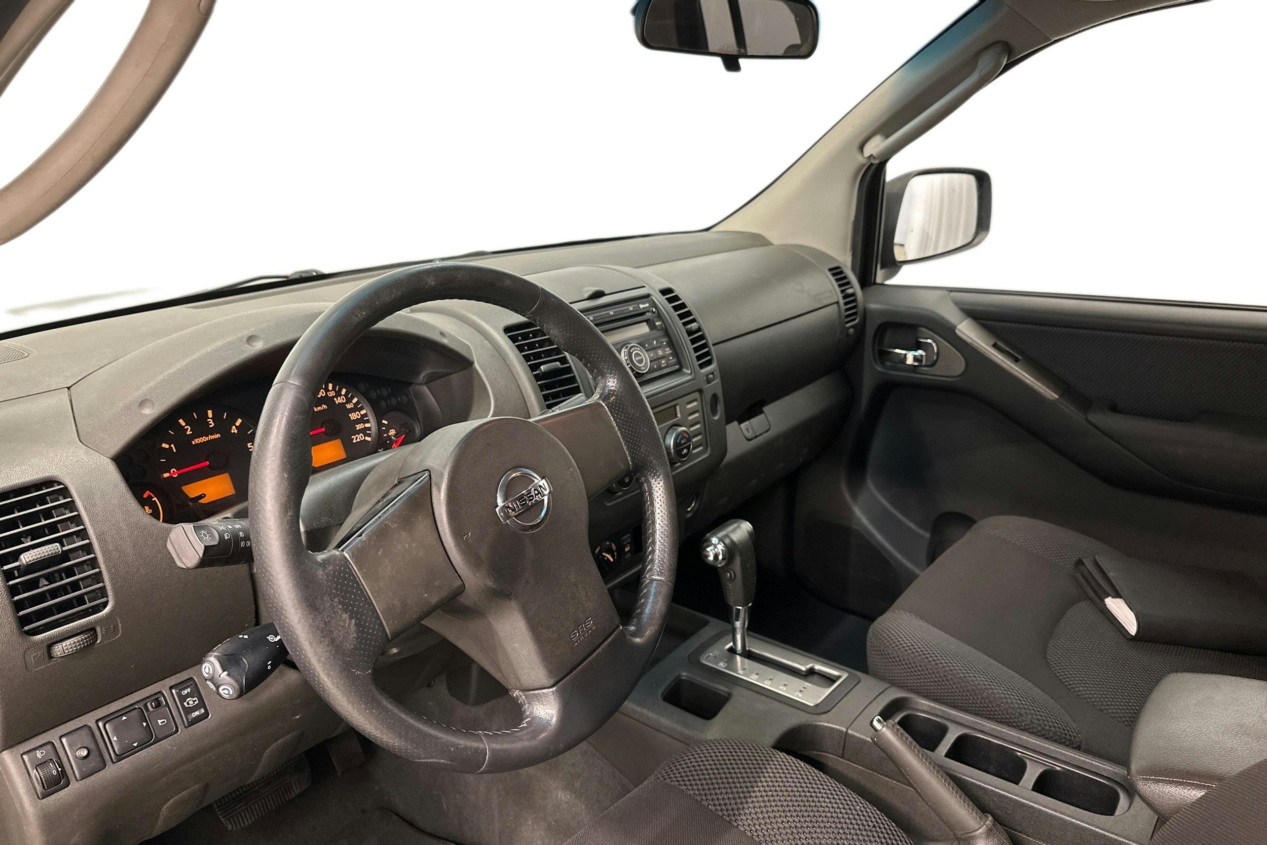 musta Nissan Navara 2009 kuva 6.