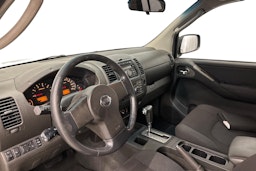 musta Nissan Navara 2009 kuva 6.