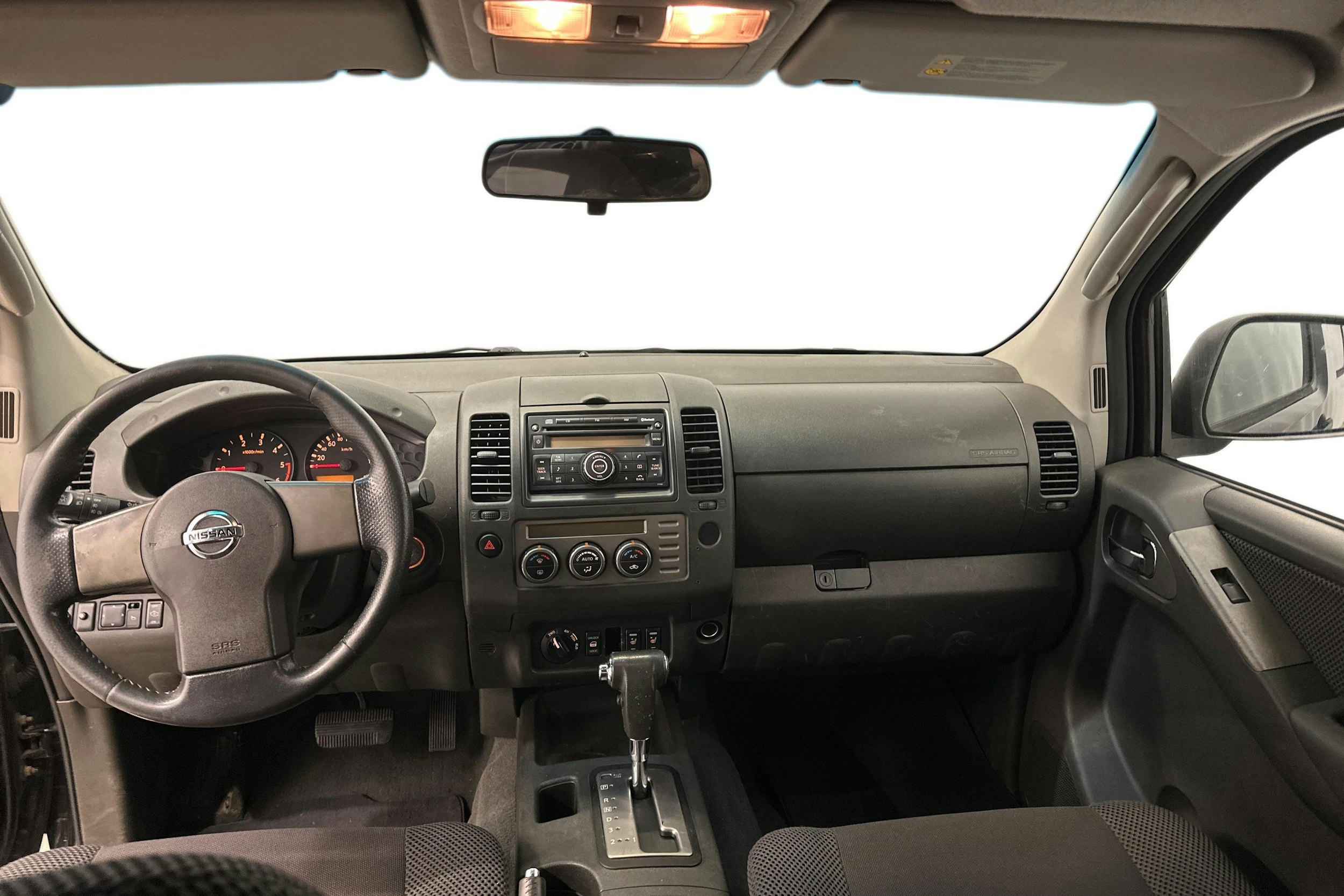 musta Nissan Navara 2009 kuva 7.