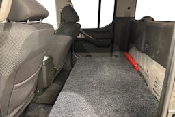 musta Nissan Navara 2009 kuva 9.
