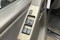 musta Nissan Navara 2009 kuva 14.