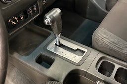 musta Nissan Navara 2009 kuva 17.