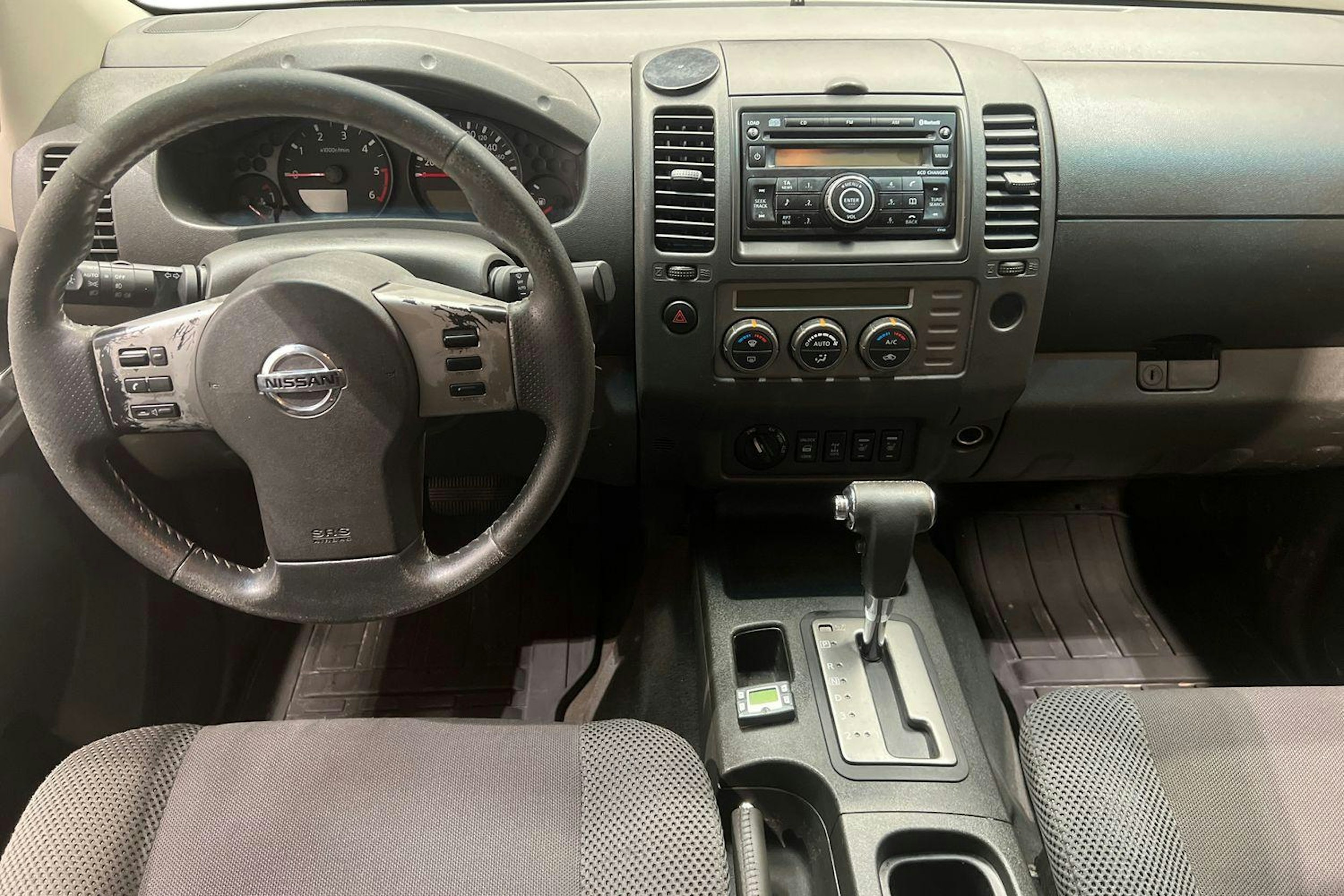 hopea Nissan Navara 2009 kuva 7.