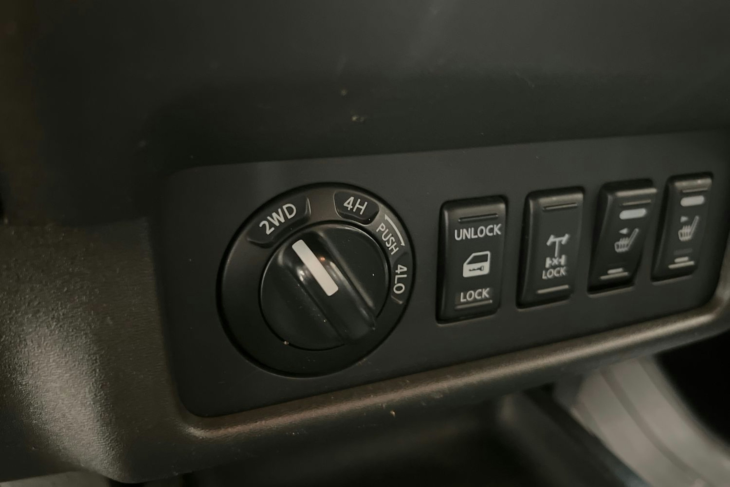 hopea Nissan Navara 2009 kuva 10.