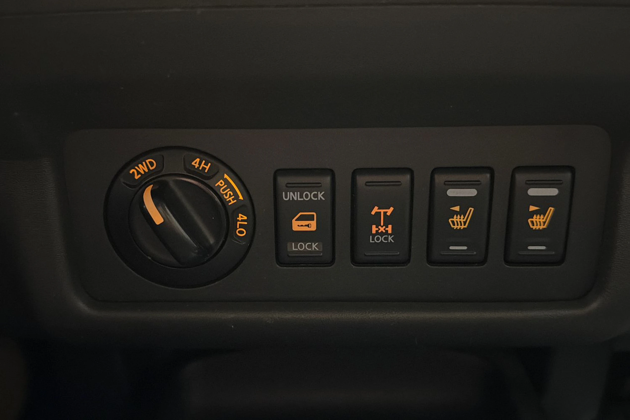 hopea Nissan Navara 2009 kuva 20.