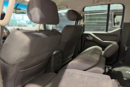 hopea Nissan Navara 2009 kuva 25.