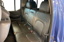 Sininen Nissan Navara 2011 kuva 10.