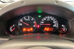 Sininen Nissan Navara 2011 kuva 13.