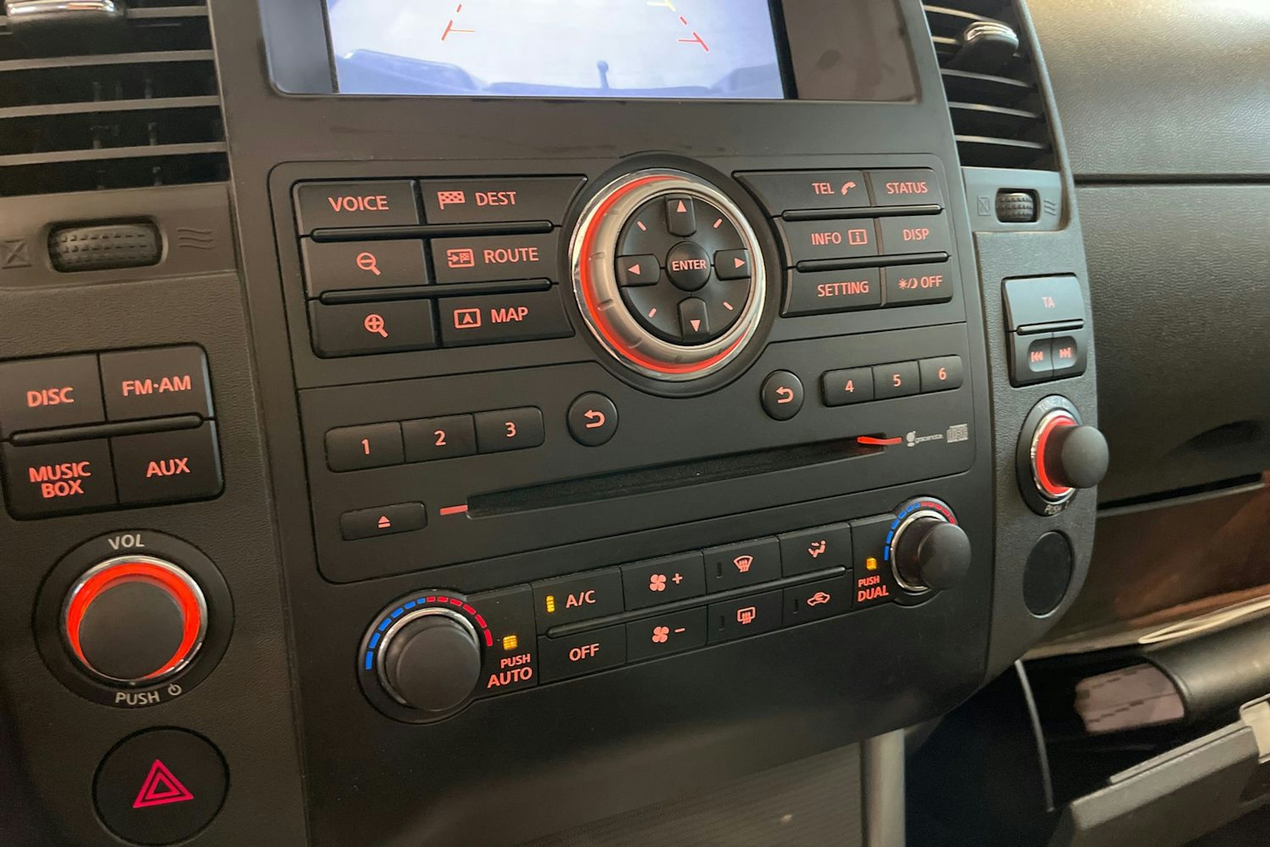 Sininen Nissan Navara 2011 kuva 18.