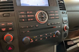 Sininen Nissan Navara 2011 kuva 18.