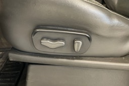 Sininen Nissan Navara 2011 kuva 22.