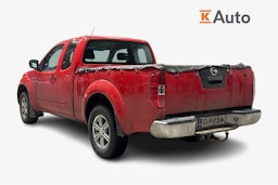 punainen Nissan Navara 2011 kuva 2.