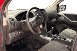 punainen Nissan Navara 2011 kuva 8.