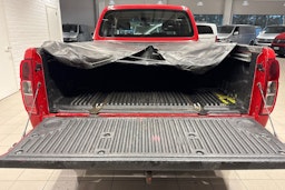 punainen Nissan Navara 2011 kuva 15.