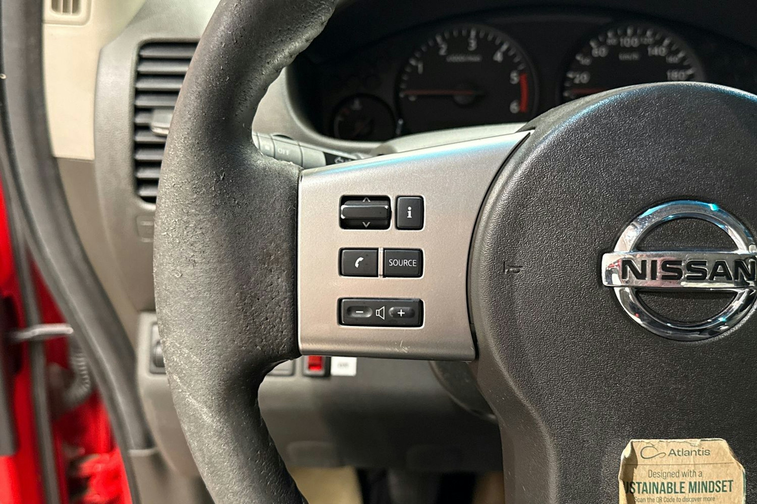 punainen Nissan Navara 2011 kuva 18.