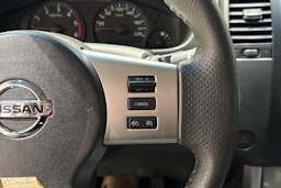 punainen Nissan Navara 2011 kuva 19.