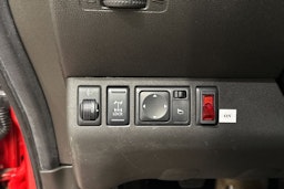 punainen Nissan Navara 2011 kuva 20.