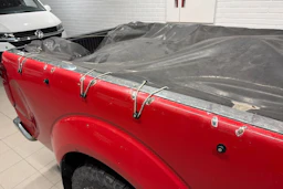 punainen Nissan Navara 2011 kuva 23.