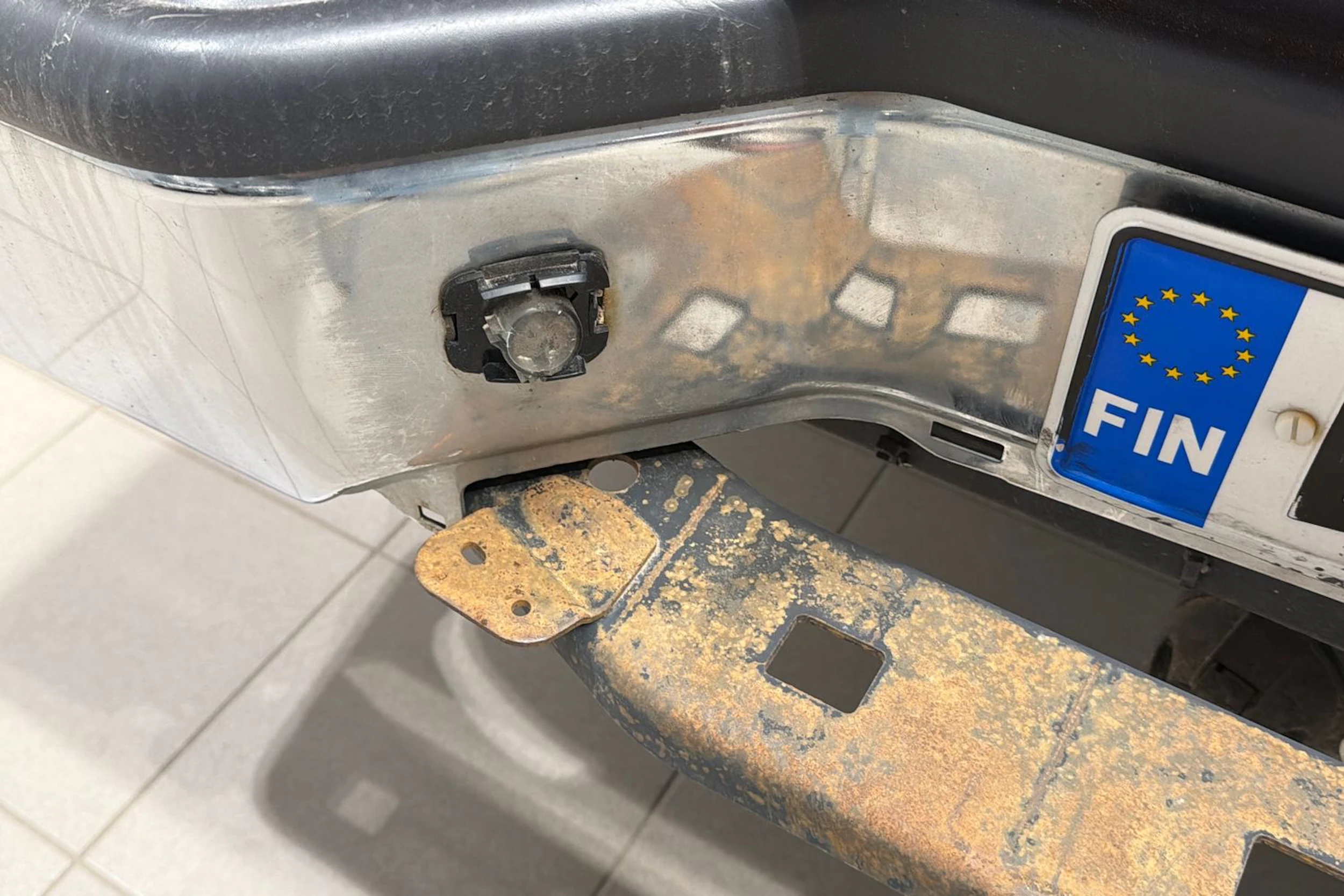 punainen Nissan Navara 2011 kuva 26.