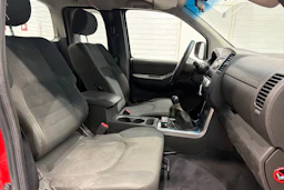 punainen Nissan Navara 2011 kuva 29.