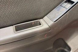 punainen Nissan Navara 2011 kuva 30.