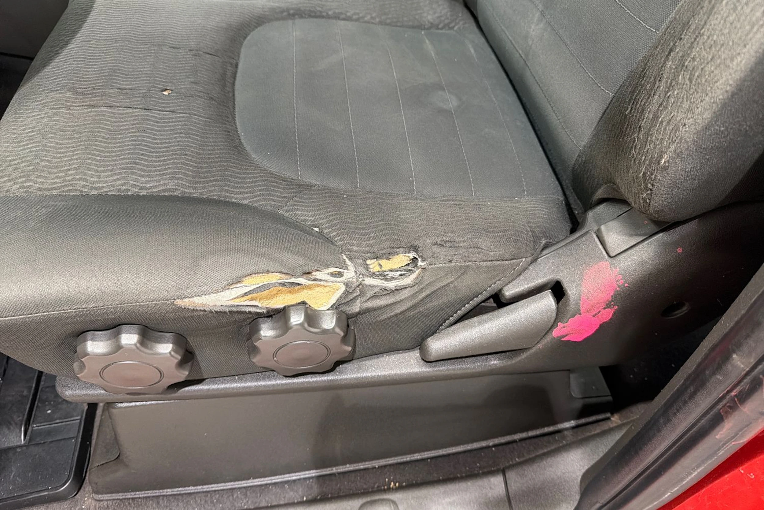 punainen Nissan Navara 2011 kuva 31.