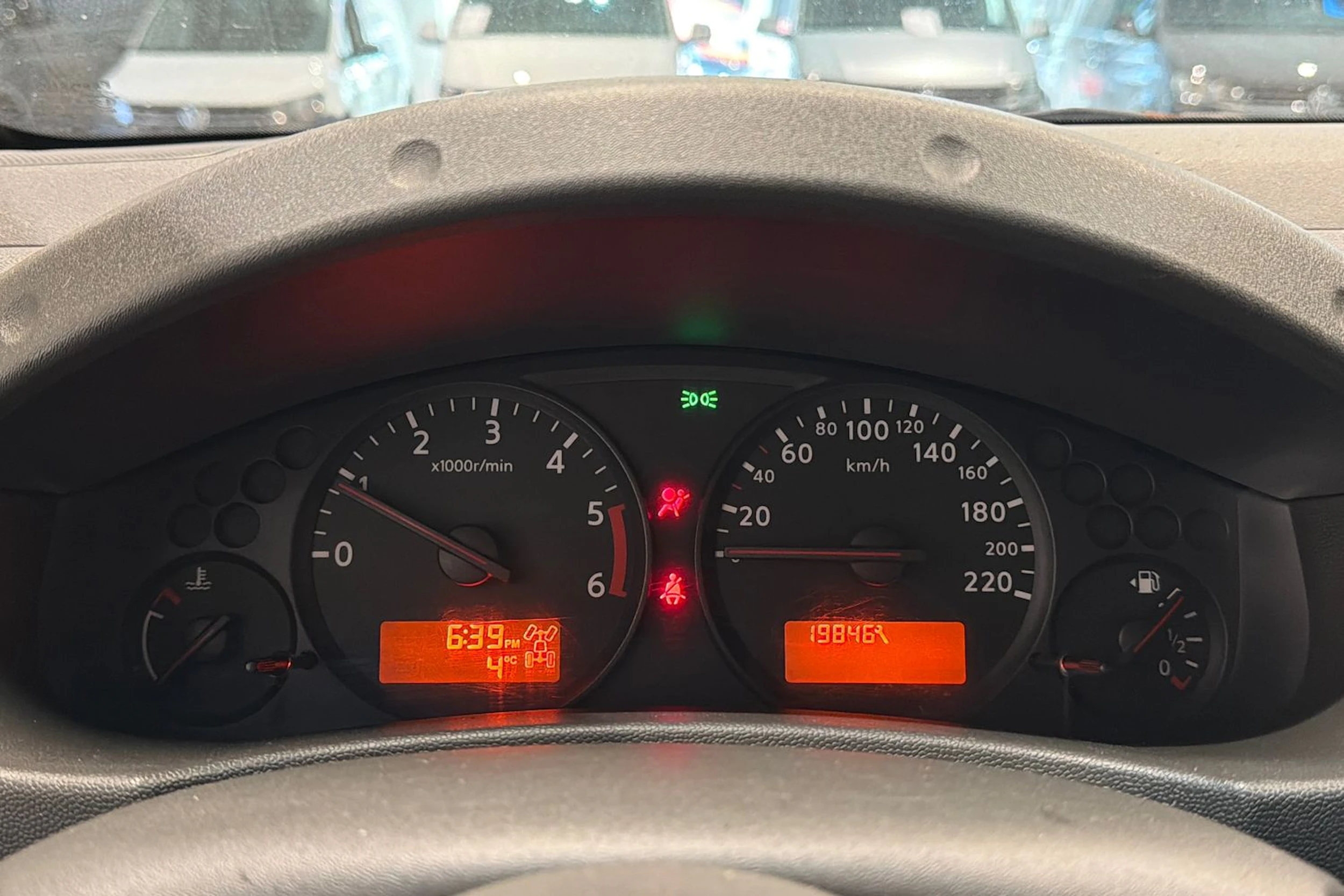 punainen Nissan Navara 2011 kuva 32.