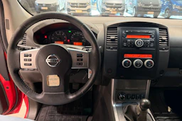 punainen Nissan Navara 2011 kuva 33.