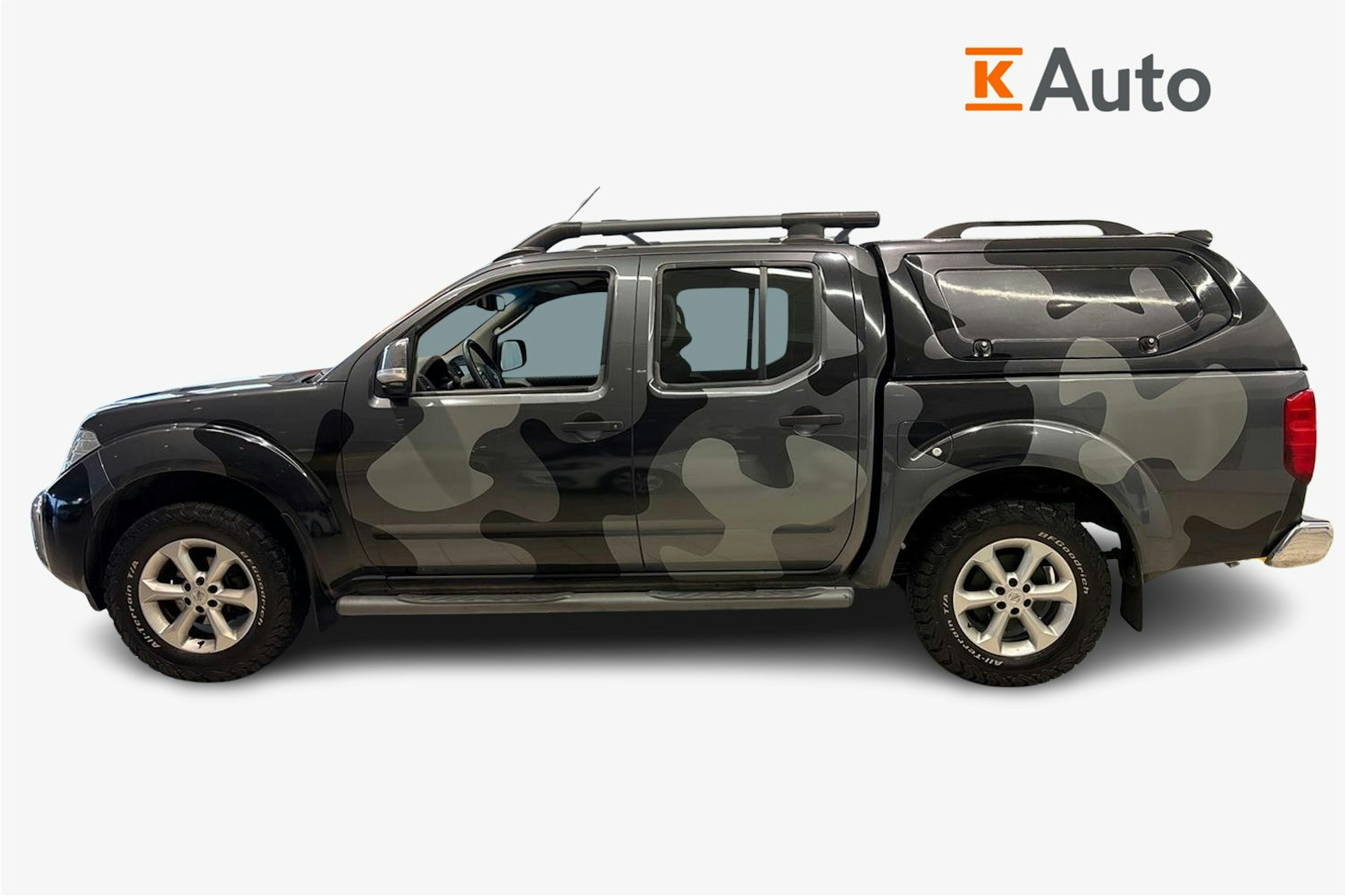 harmaa Nissan Navara 2012 kuva 6.