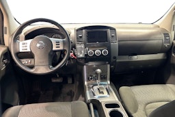 harmaa Nissan Navara 2012 kuva 9.