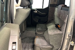 harmaa Nissan Navara 2012 kuva 10.