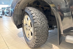 harmaa Nissan Navara 2012 kuva 13.