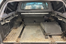 harmaa Nissan Navara 2012 kuva 14.