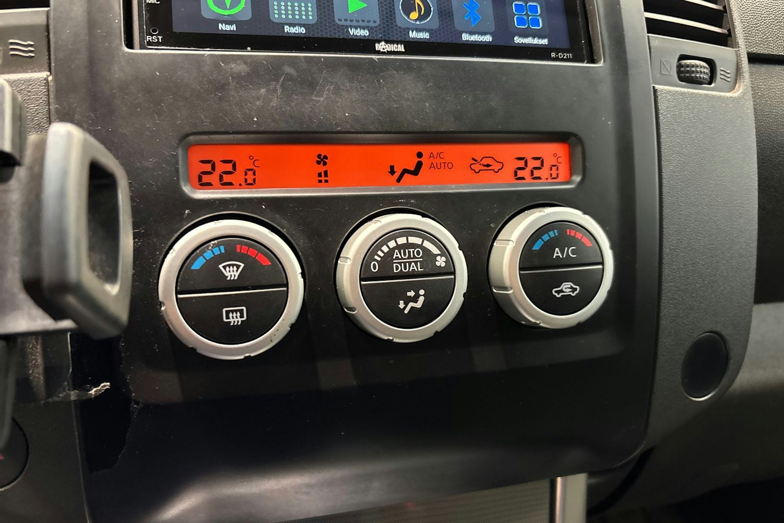harmaa Nissan Navara 2012 kuva 20.