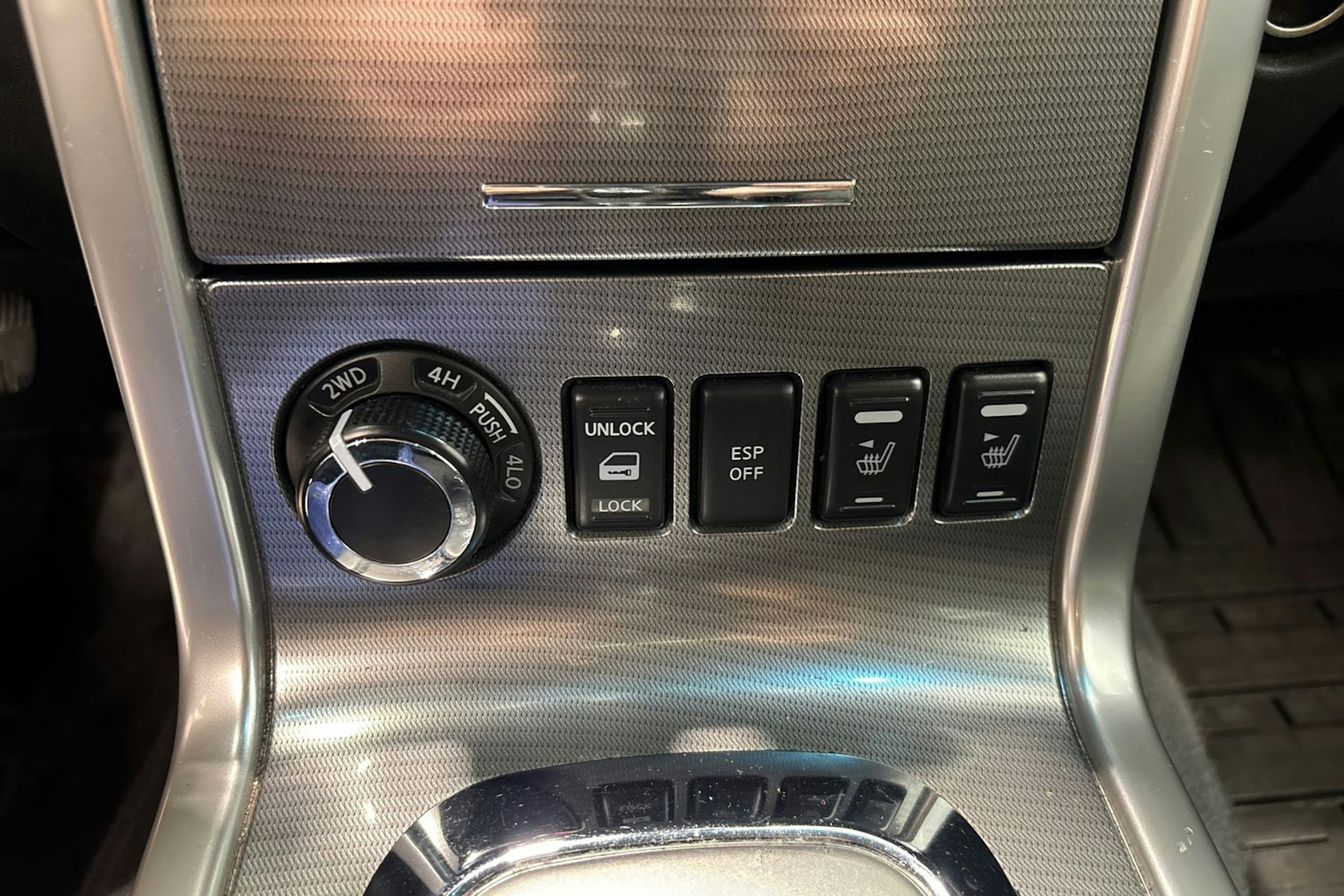 harmaa Nissan Navara 2012 kuva 21.