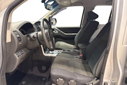 hopea Nissan Navara 2013 kuva 9.