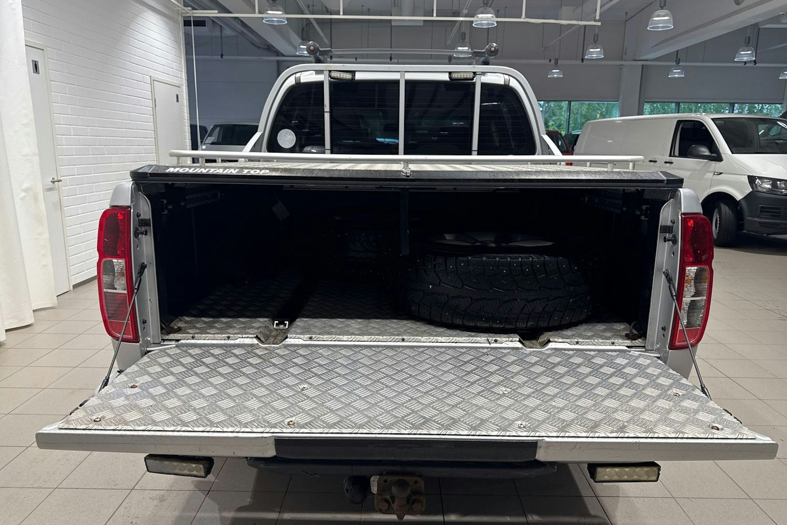 hopea Nissan Navara 2013 kuva 15.