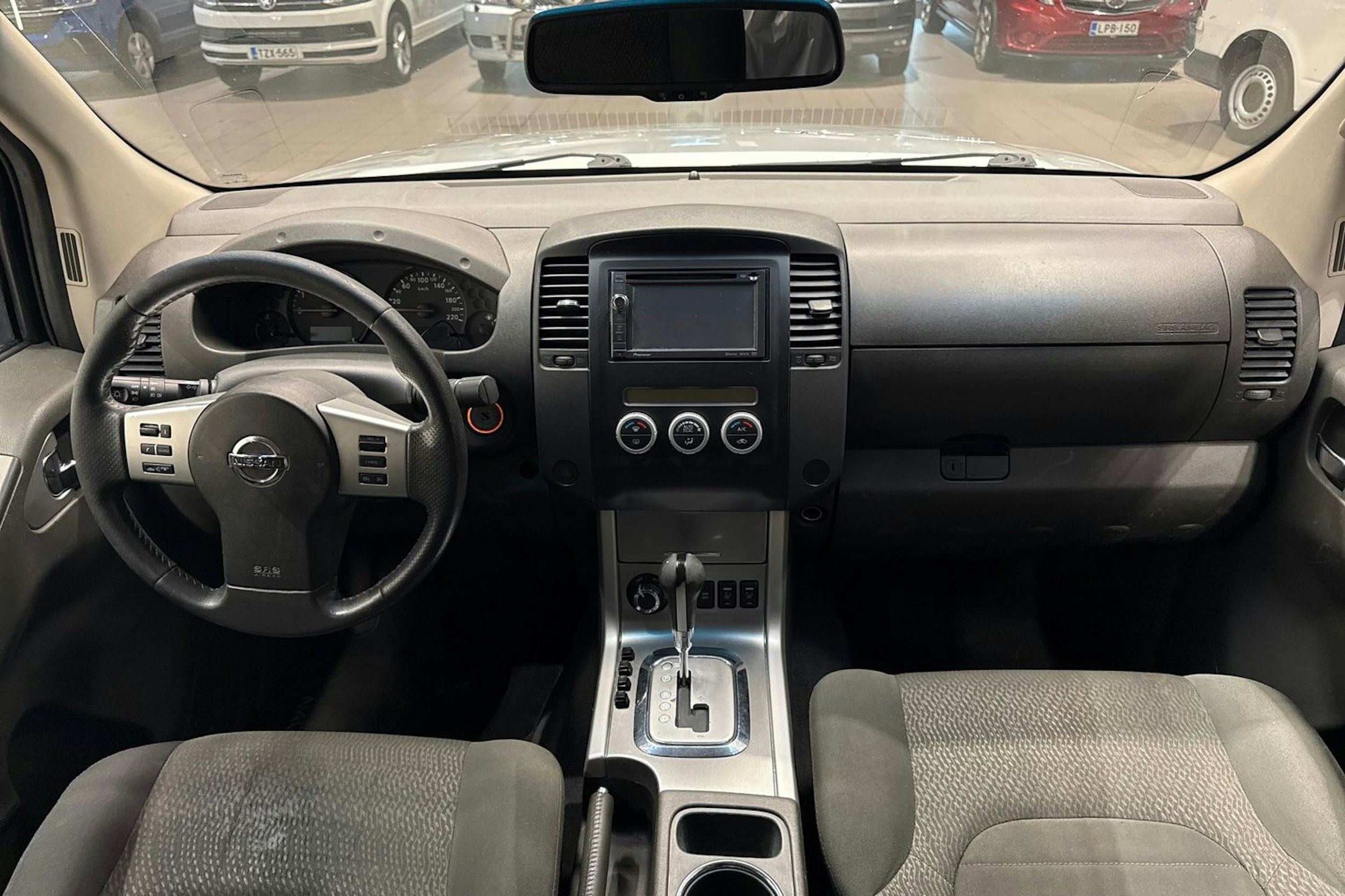 hopea Nissan Navara 2013 kuva 16.