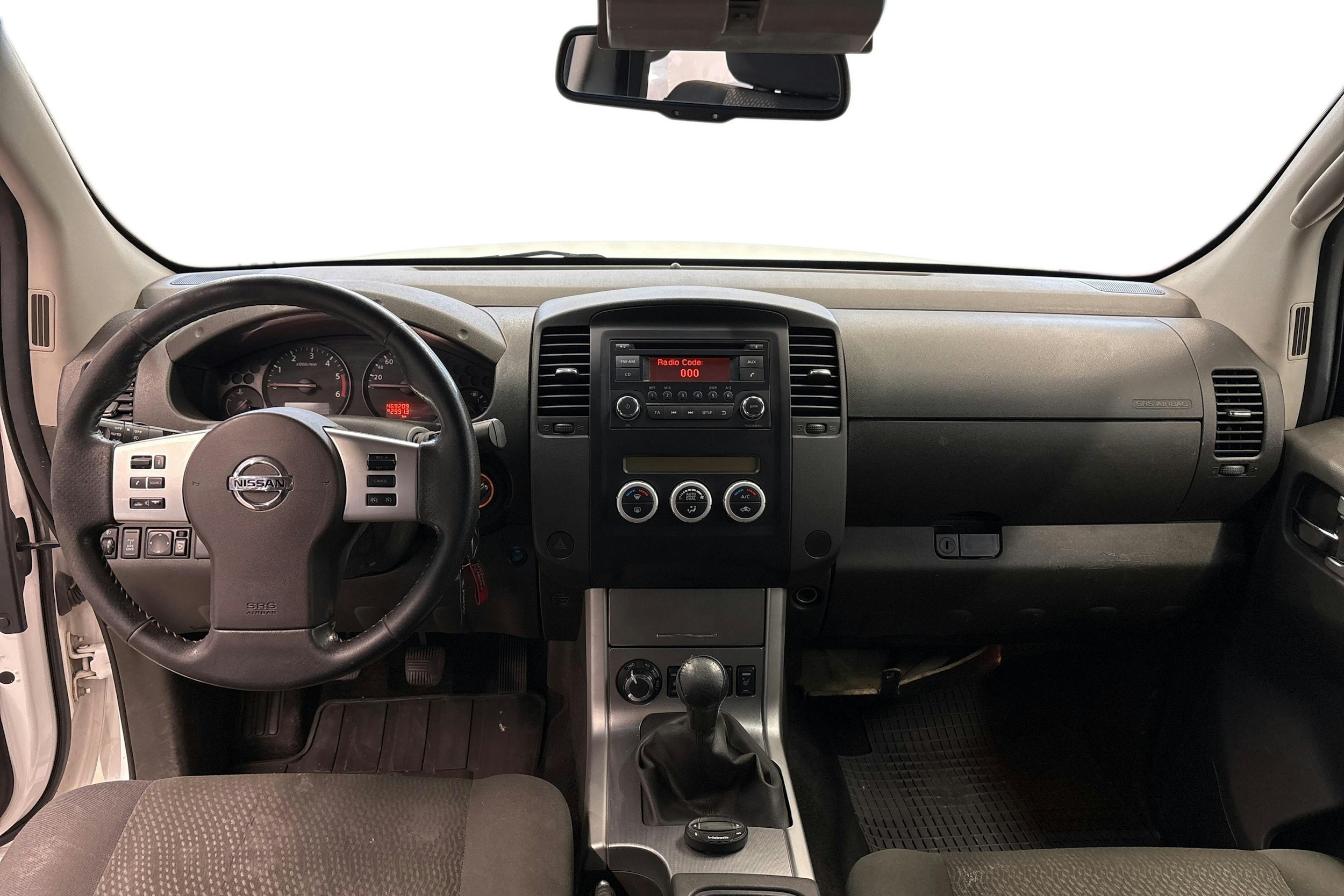 valkoinen Nissan Navara 2014 kuva 7.