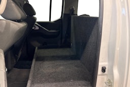 valkoinen Nissan Navara 2014 kuva 8.