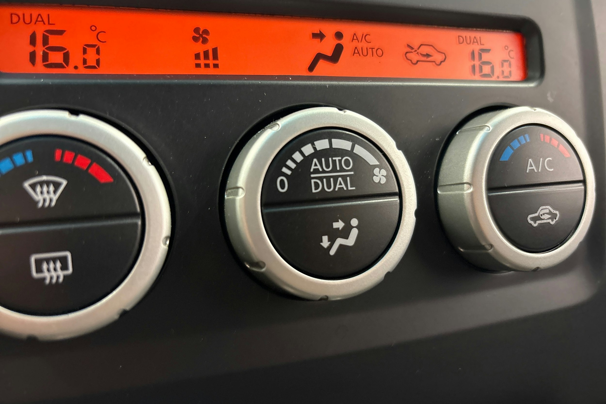 valkoinen Nissan Navara 2014 kuva 18.