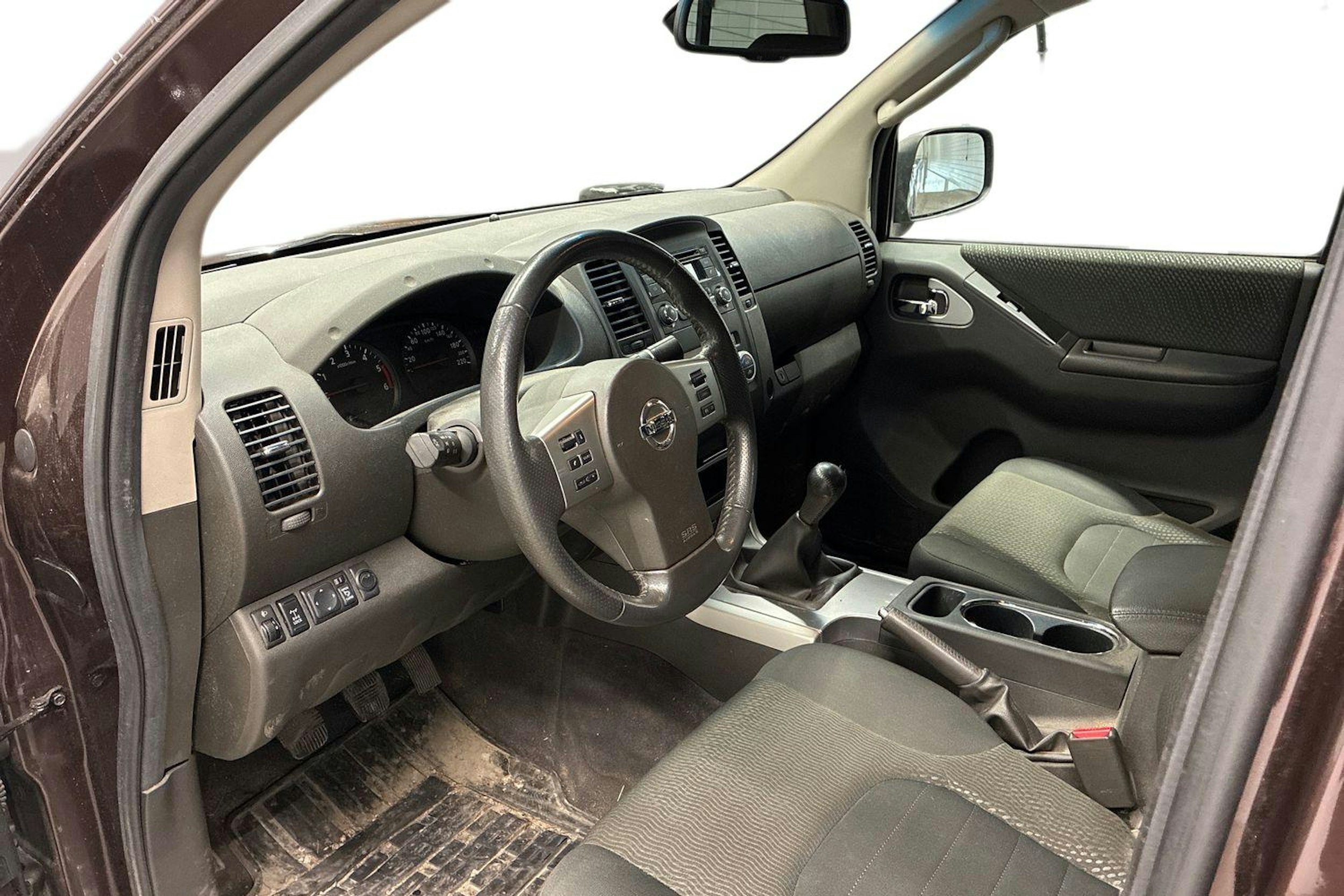 musta Nissan Navara 2014 kuva 3.