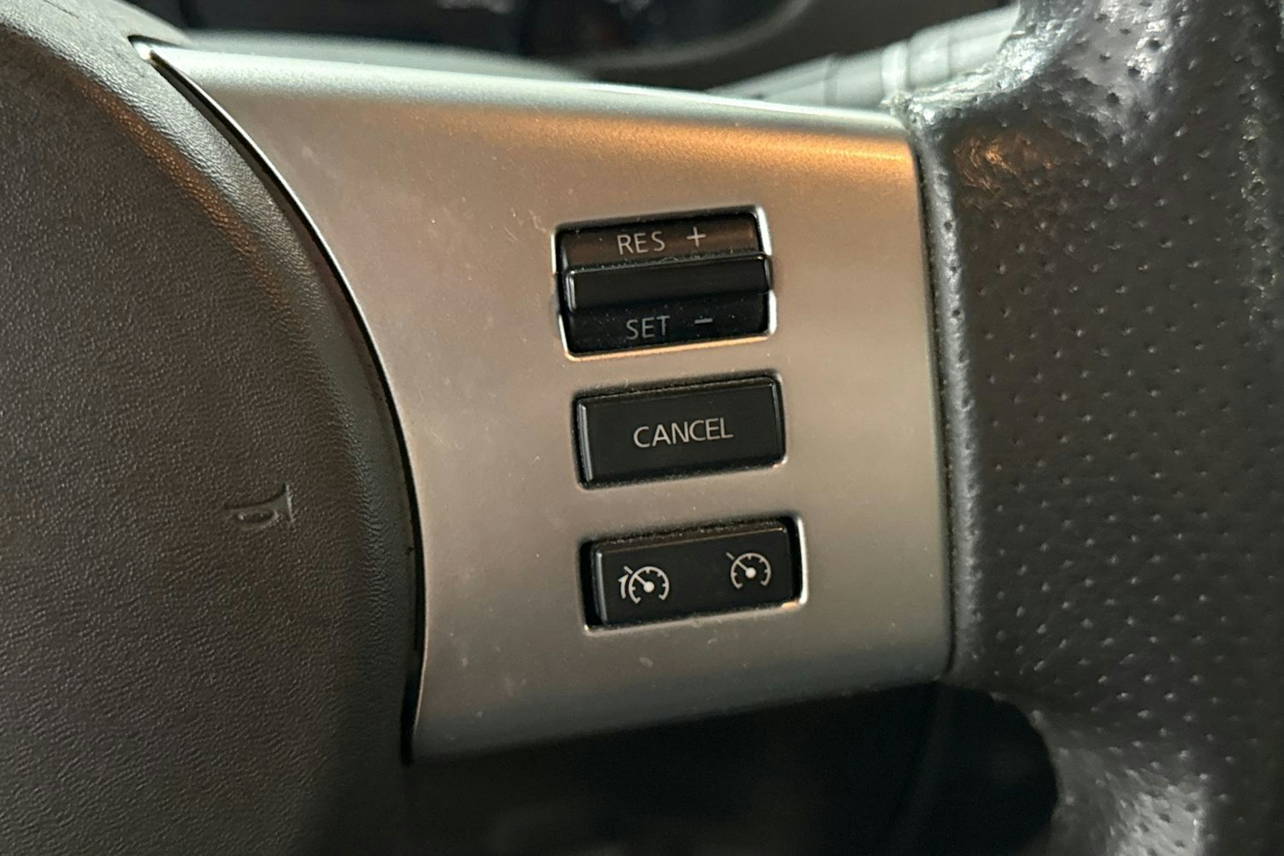 musta Nissan Navara 2014 kuva 18.