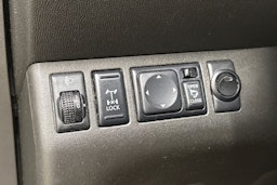 musta Nissan Navara 2014 kuva 19.