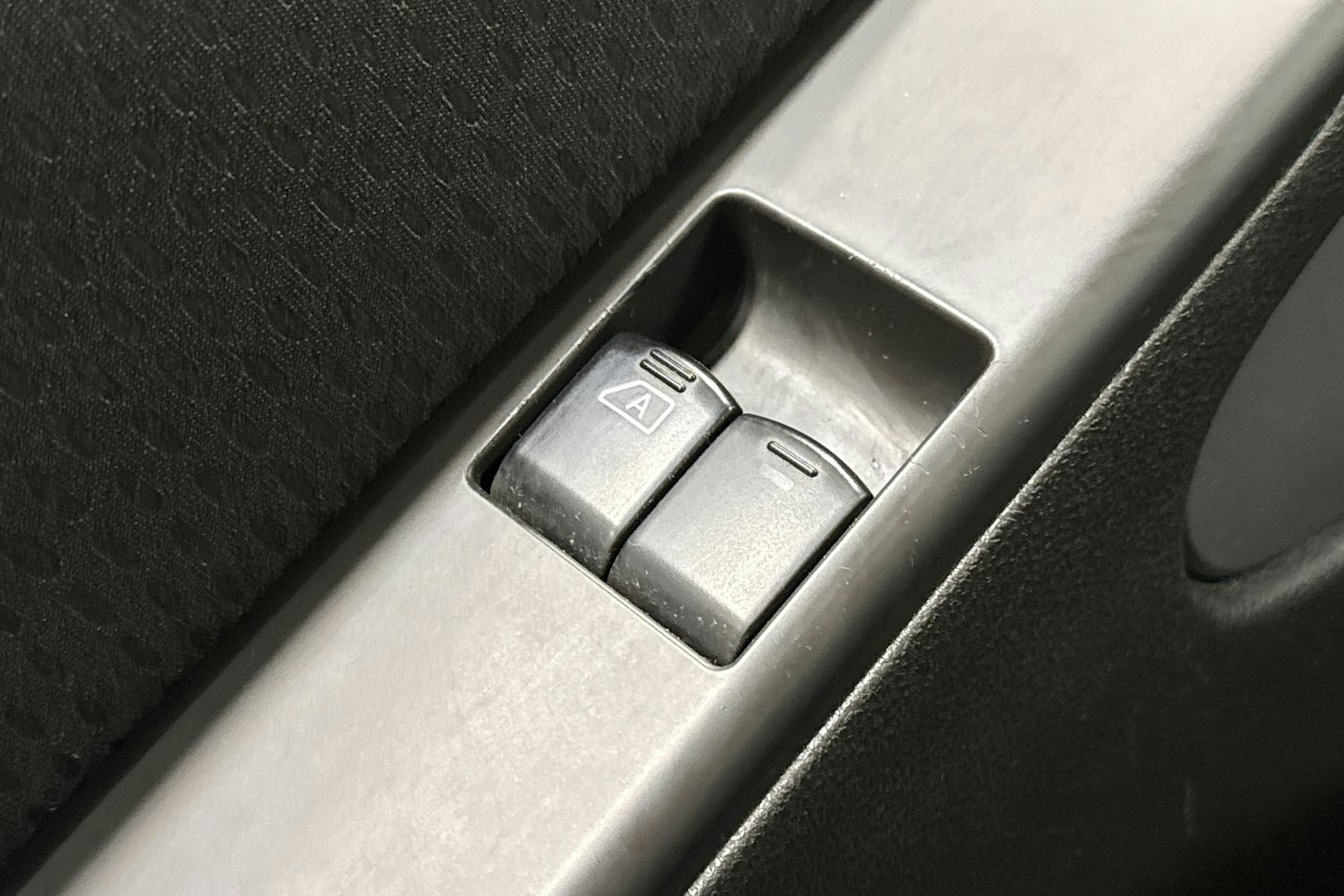 musta Nissan Navara 2014 kuva 20.