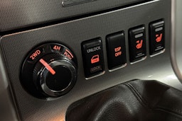 musta Nissan Navara 2014 kuva 21.