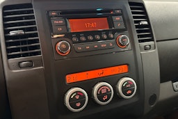 musta Nissan Navara 2014 kuva 22.