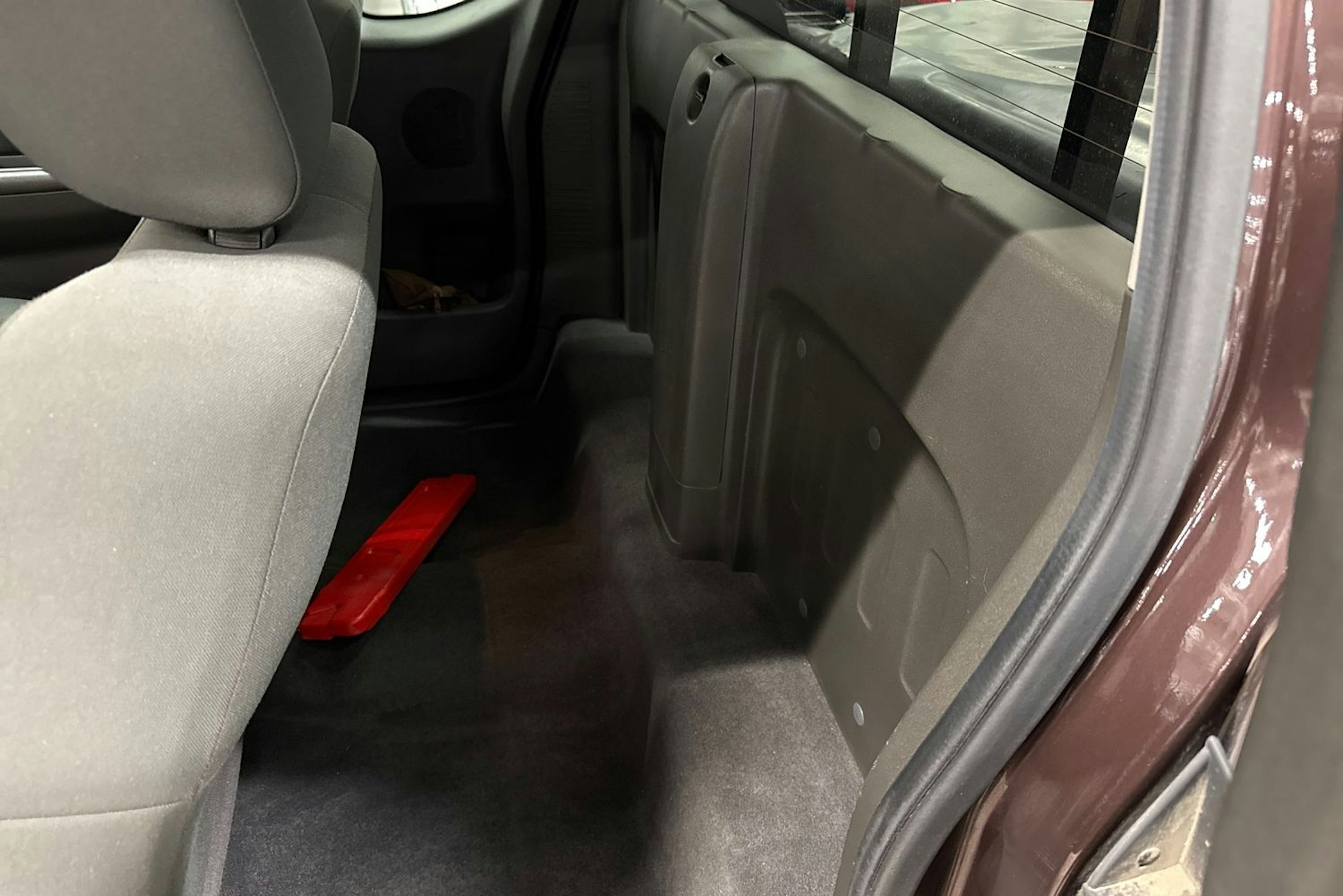 musta Nissan Navara 2014 kuva 25.