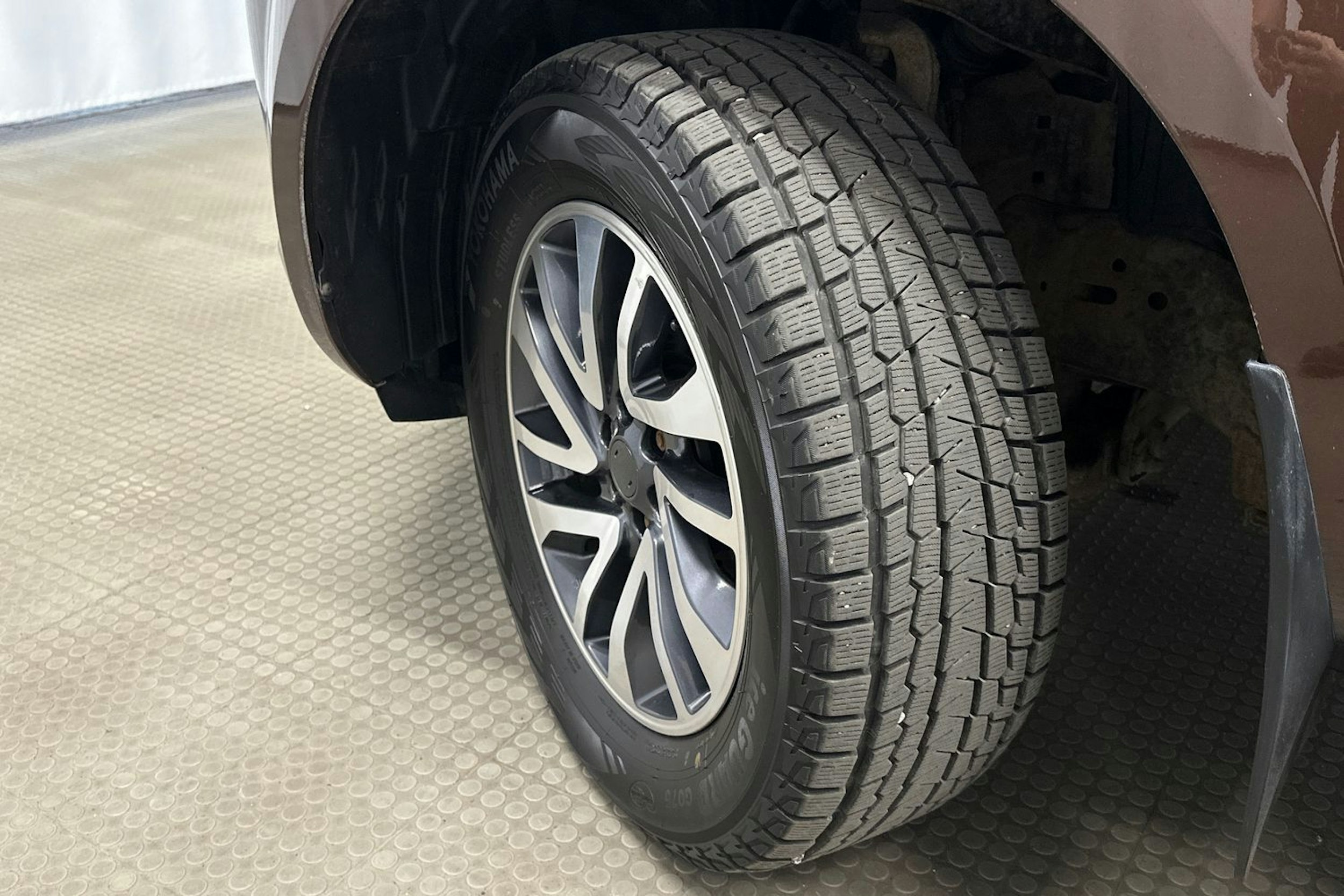 ruskea Nissan Navara 2016 kuva 13.