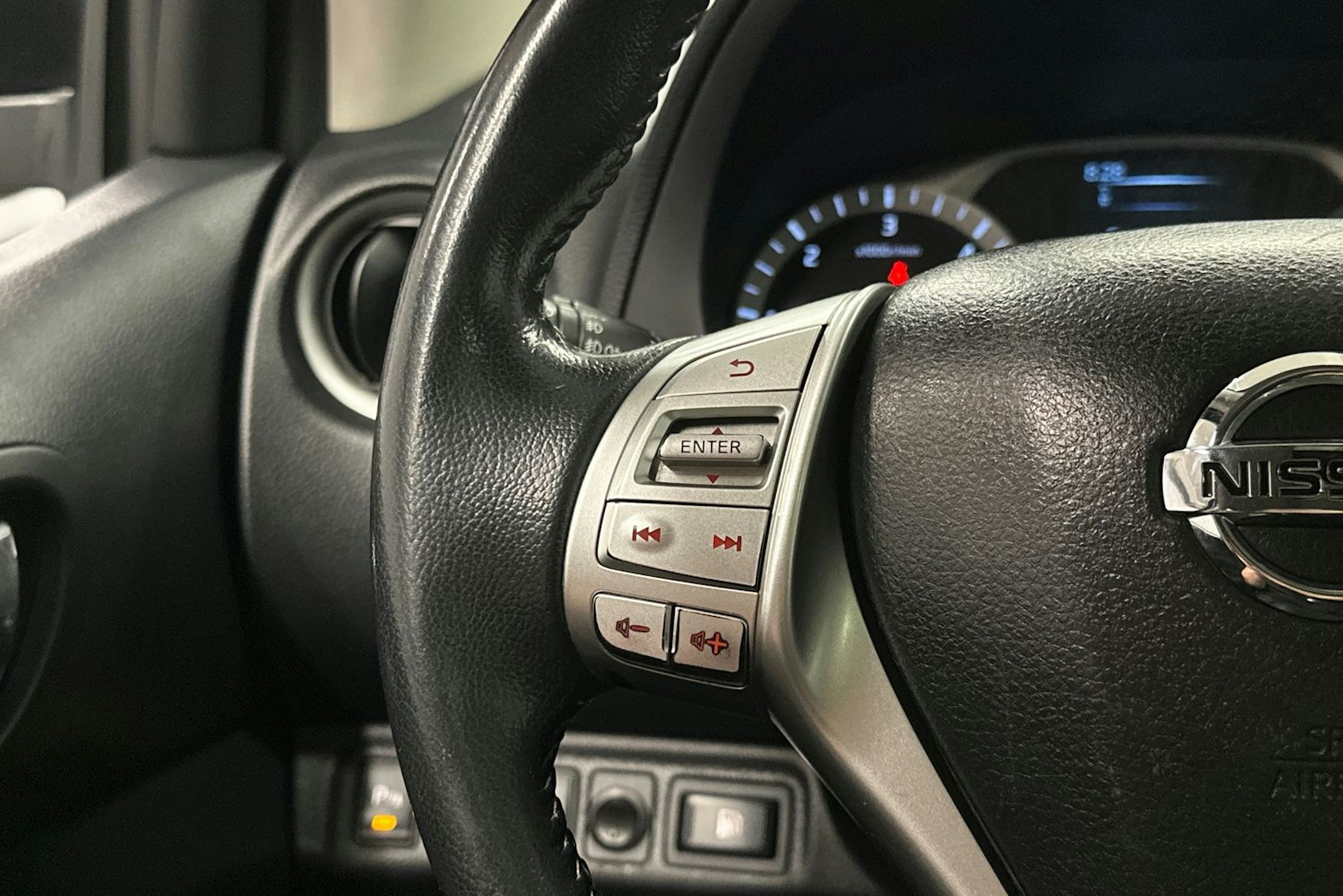 ruskea Nissan Navara 2016 kuva 19.